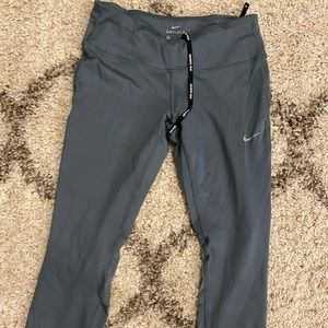Nike capri leggings
